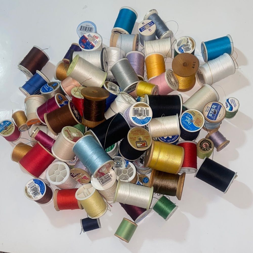 VTG,Assorted Sewing Thread Spools Approximate 93 Pices USAD